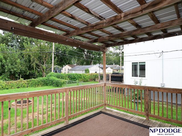 6826 Pacific Street, Omaha, NE 68106