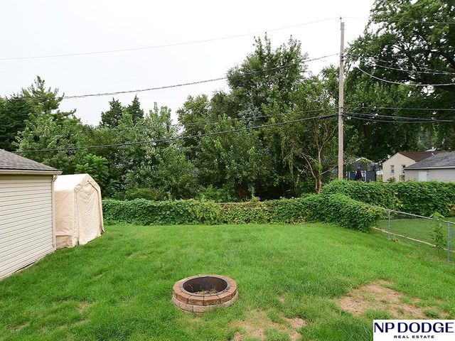 6826 Pacific Street, Omaha, NE 68106