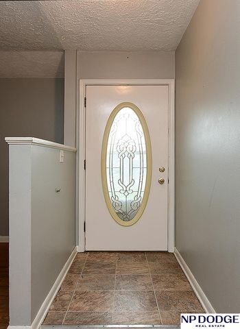 6826 Pacific Street, Omaha, NE 68106