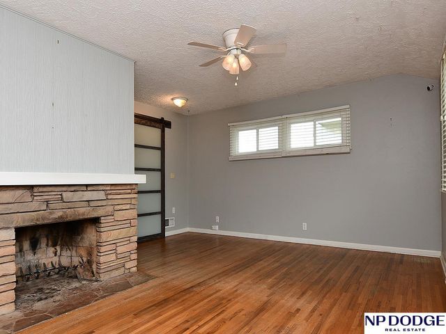 6826 Pacific Street, Omaha, NE 68106