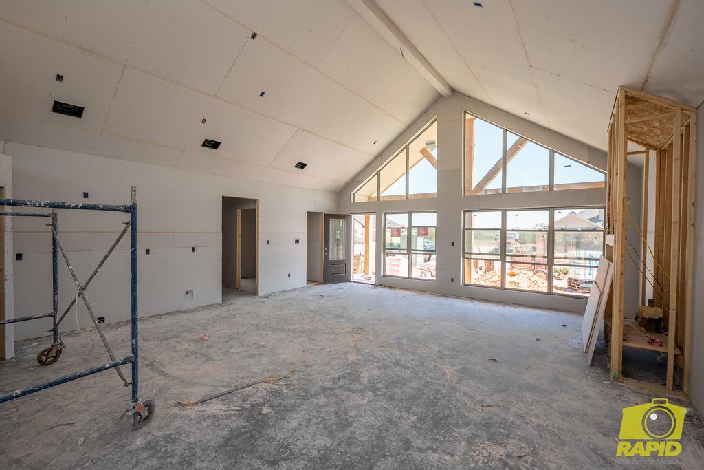 Image 3 of property listing at 3806 Wildebeest Way, San Angelo, TX 76901
