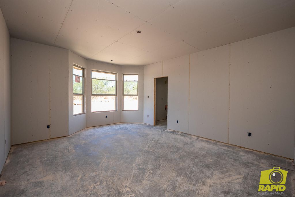 Image 5 of property listing at 3806 Wildebeest Way, San Angelo, TX 76901