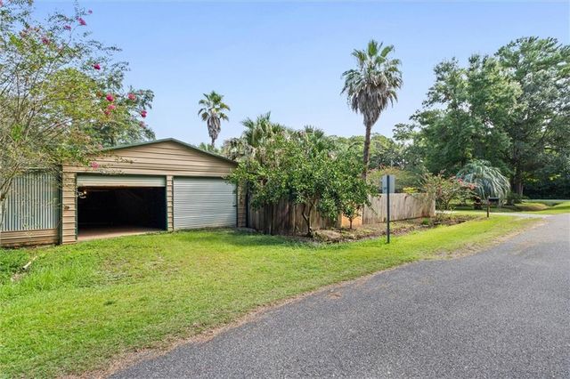 6738 Bay Road, Mobile, AL 36605