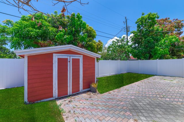 3730 NE 13th Terrace, Pompano Beach, FL 33064