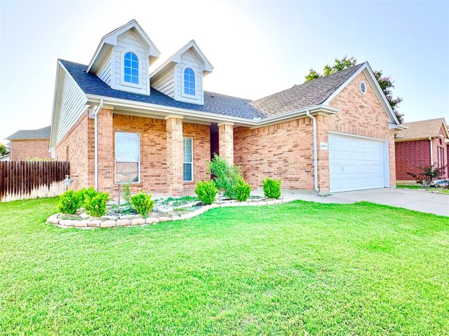 6468 Payton Drive, Fort Worth, TX 76131