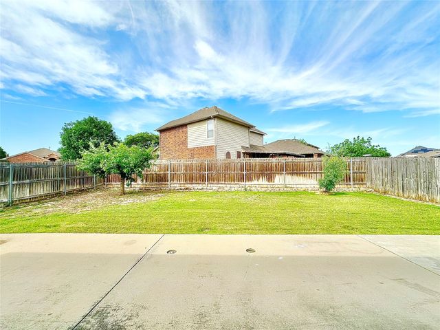 6468 Payton Drive, Fort Worth, TX 76131