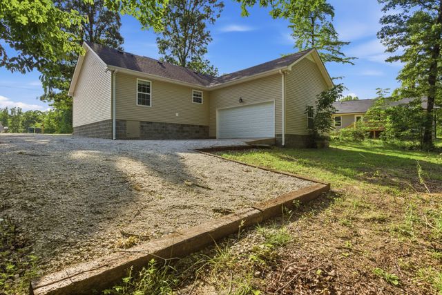 45 Bill Ct, Waverly, TN 37185