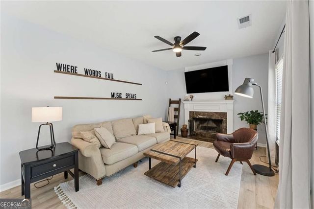 4380 Clairesbrook Lane, Acworth, GA 30101