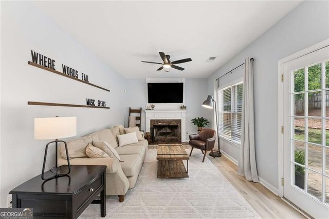 4380 Clairesbrook Lane, Acworth, GA 30101