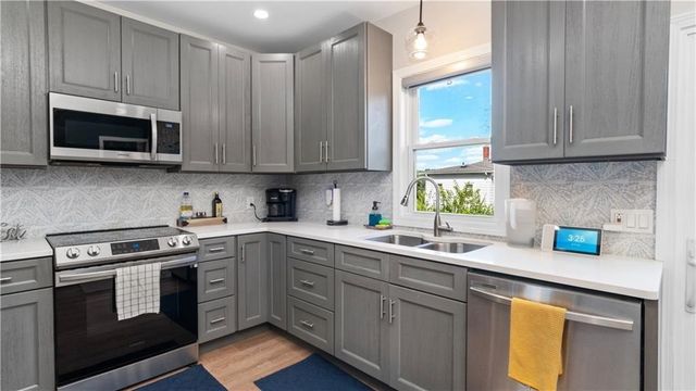 11 IVY Street, West Warwick, RI 02893