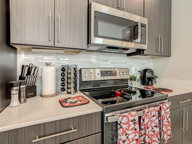 208 VILLA DOMANI CIRCLE, Davenport, FL 33896