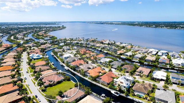 540 MAST DRIVE, Bradenton, FL 34208