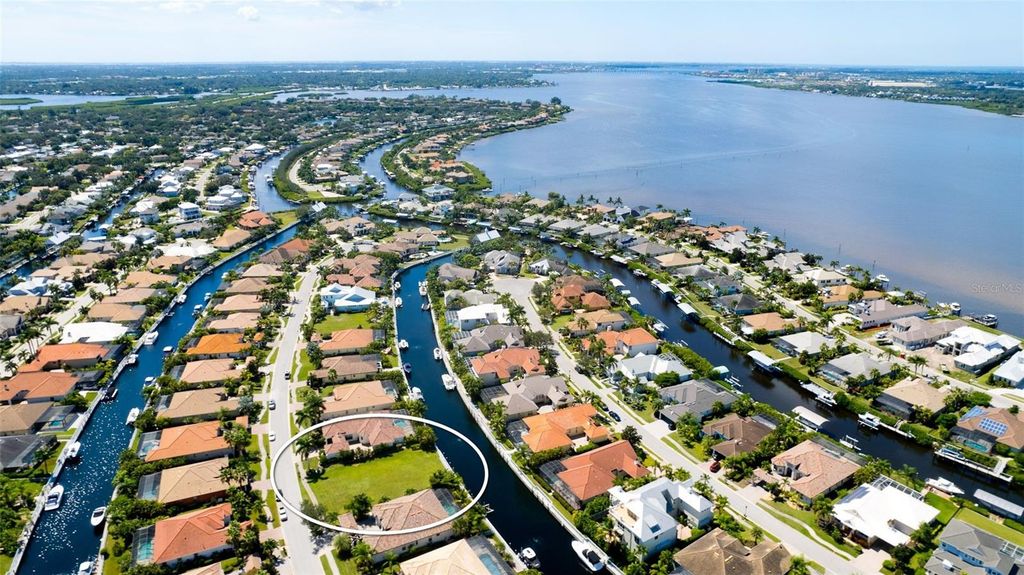540 MAST DRIVE, Bradenton, FL 34208