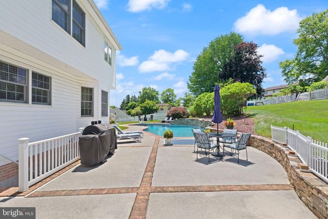 208 SUMMERS LN, New Freedom, PA 17349