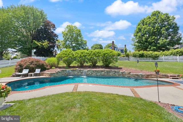 208 SUMMERS LN, New Freedom, PA 17349