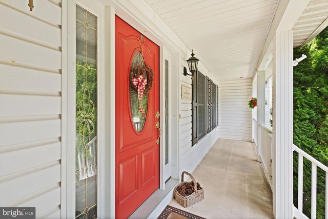 208 SUMMERS LN, New Freedom, PA 17349