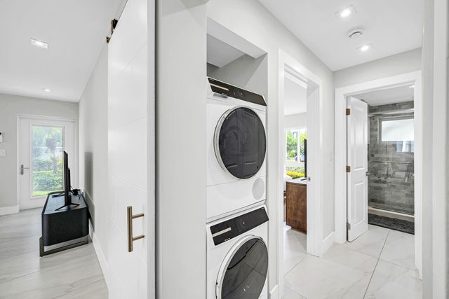 425 Bayshore Drive 15, Fort Lauderdale, FL 33304