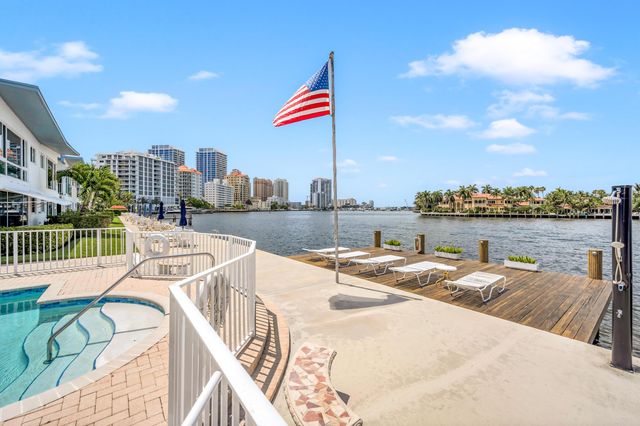 425 Bayshore Drive 15, Fort Lauderdale, FL 33304