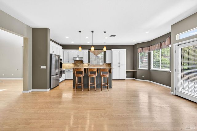 1046 Allen St, Petaluma, CA 94954