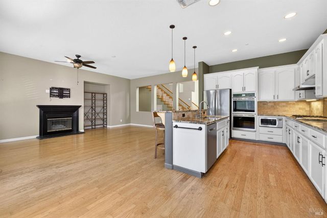 1046 Allen St, Petaluma, CA 94954