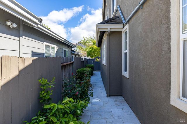 1046 Allen St, Petaluma, CA 94954