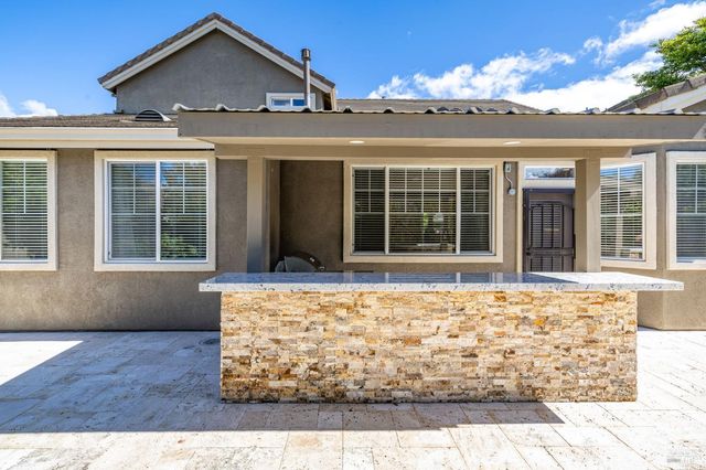 1046 Allen St, Petaluma, CA 94954