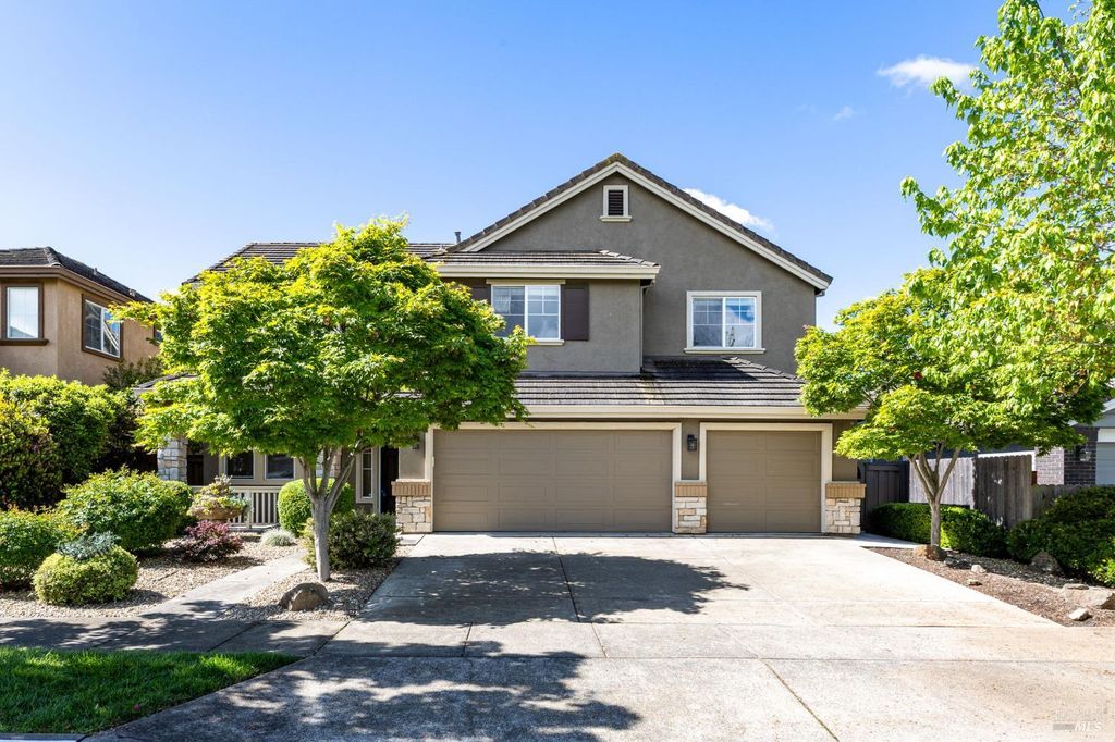 1046 Allen St, Petaluma, CA 94954