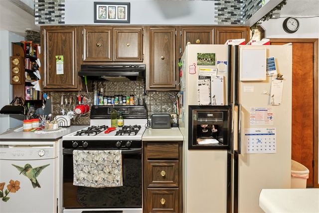 1775 Monroe Beach, Battle Creek, MI 49014