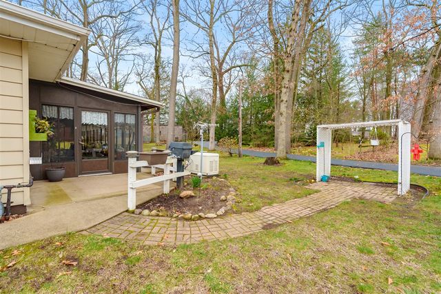 1775 Monroe Beach, Battle Creek, MI 49014