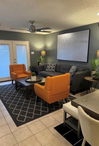 3131 Southwest Freeway B17, Houston, TX 77098