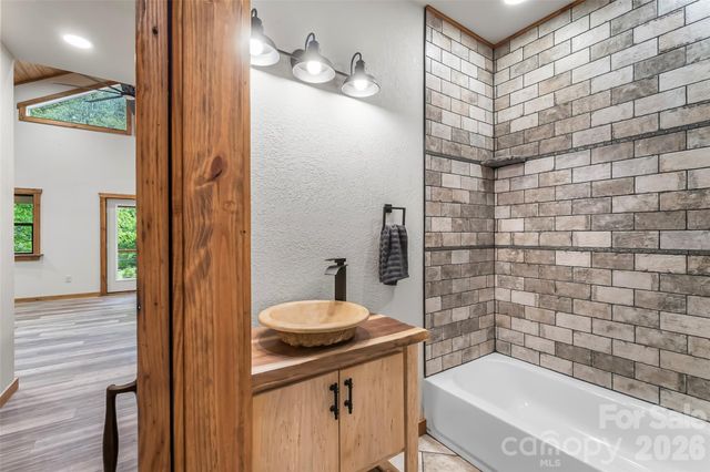 1737 Newfound Road, Leicester, NC 28748