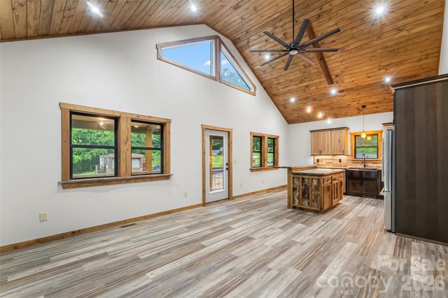 1737 Newfound Road, Leicester, NC 28748