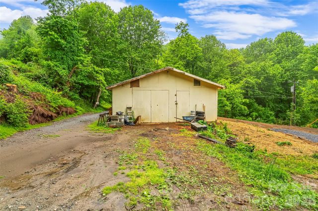 1737 Newfound Road, Leicester, NC 28748