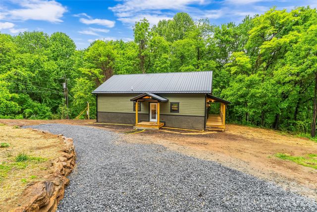 1737 Newfound Road, Leicester, NC 28748