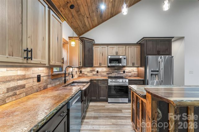 1737 Newfound Road, Leicester, NC 28748
