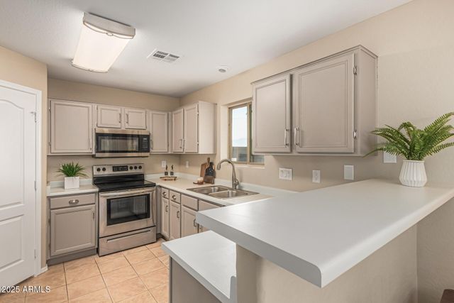 8212 S 74TH Avenue, Laveen, AZ 85339