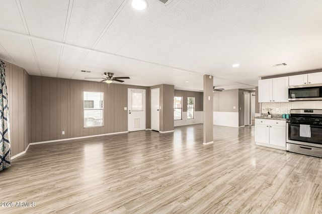 643 S 93RD Place, Mesa, AZ 85208