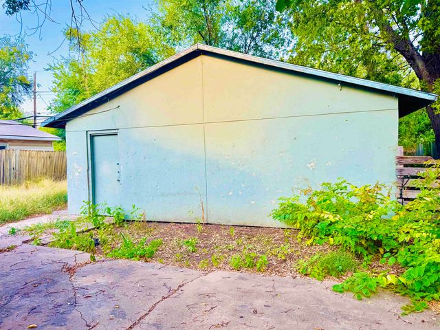 210 S Poplar St., Wichita, KS 67211