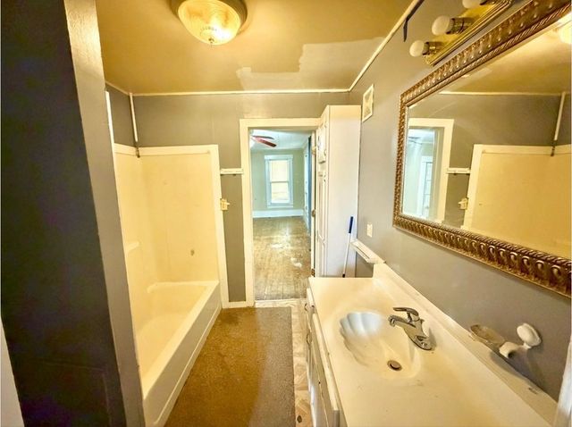 210 S Poplar St., Wichita, KS 67211