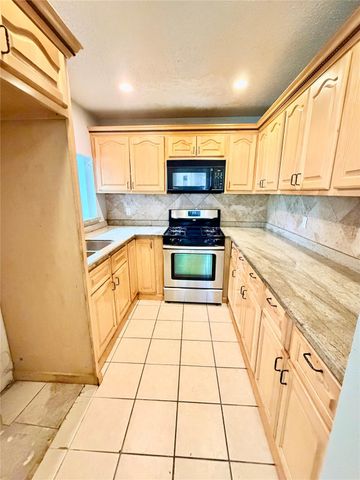 7402 Alegria Drive, Houston, TX 77083