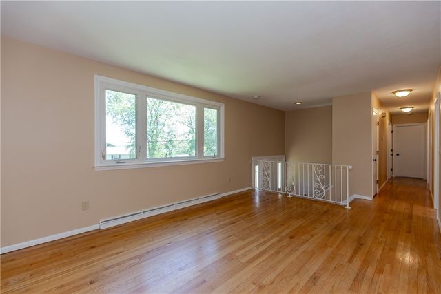 26 Seneca Road, Portsmouth, RI 02871