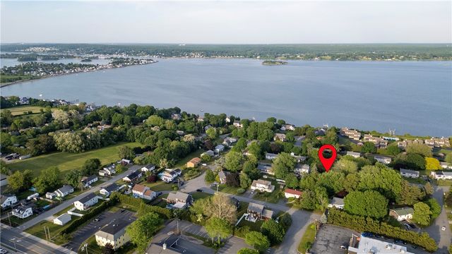 26 Seneca Road, Portsmouth, RI 02871