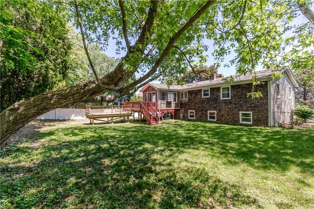 26 Seneca Road, Portsmouth, RI 02871