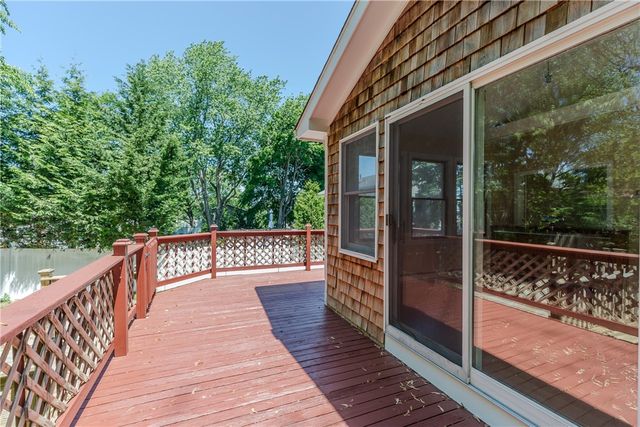 26 Seneca Road, Portsmouth, RI 02871