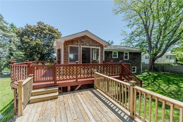 26 Seneca Road, Portsmouth, RI 02871