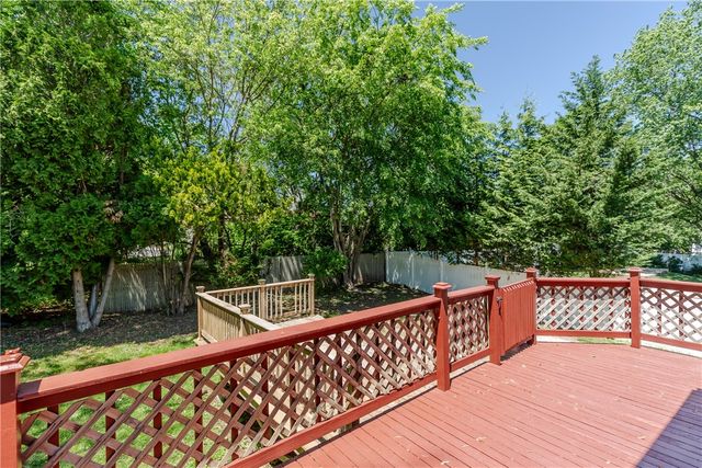 26 Seneca Road, Portsmouth, RI 02871
