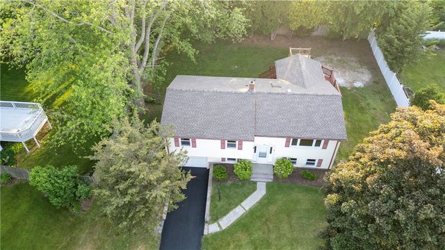 26 Seneca Road, Portsmouth, RI 02871