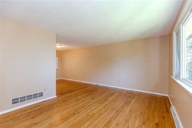 26 Seneca Road, Portsmouth, RI 02871