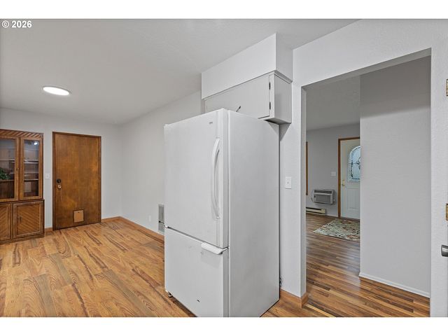 2950 Ne AZALEA St, Hillsboro, OR 97124