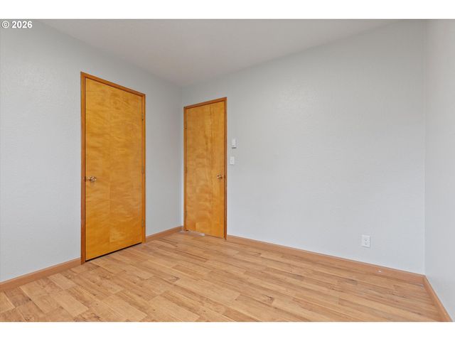 2950 Ne AZALEA St, Hillsboro, OR 97124